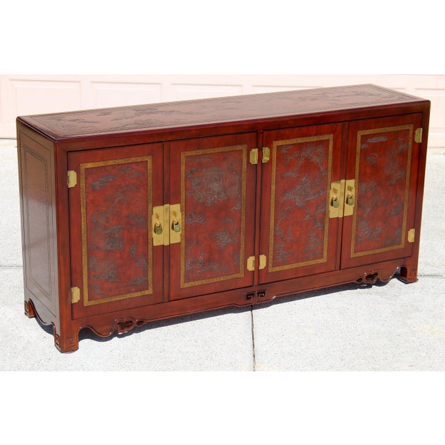 This exceptional Drexel Heritage credenza from a Ming-inspired collection is a standout example of Chinoiserie design,...