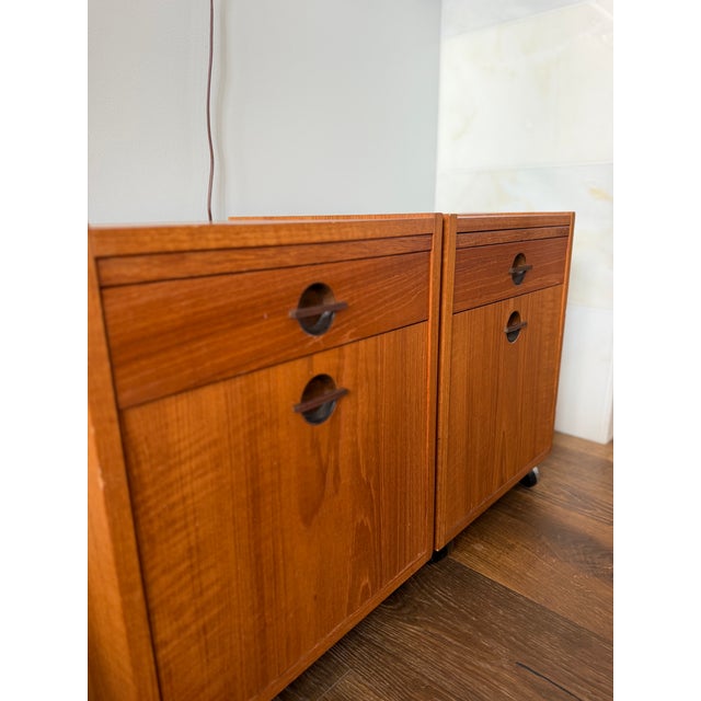 Pair of 1970s Danish Modern Teak Rolling Nightstands by Axelsens Møbelfabrik for W&B Møbler, Denmark, Attributed For Sale - Image 9 of 13