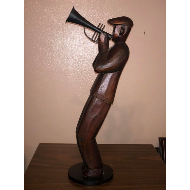 Mid-Century Modern Hand-Carved Wood & Metal Jazz Trumpeter Sculpture – 16.5" For Sale In New York - Image 6 of 8