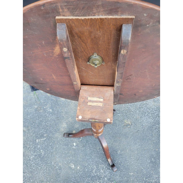 19th Century American Cherry Candle Stand Table Refurbished For Sale In Philadelphia - Image 6 of 18