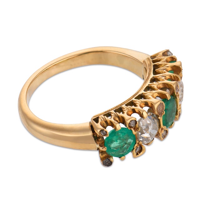 1910s Edwardian Emerald Diamond 18k Yellow Gold Ring, Size 5.25 For Sale - Image 4 of 6