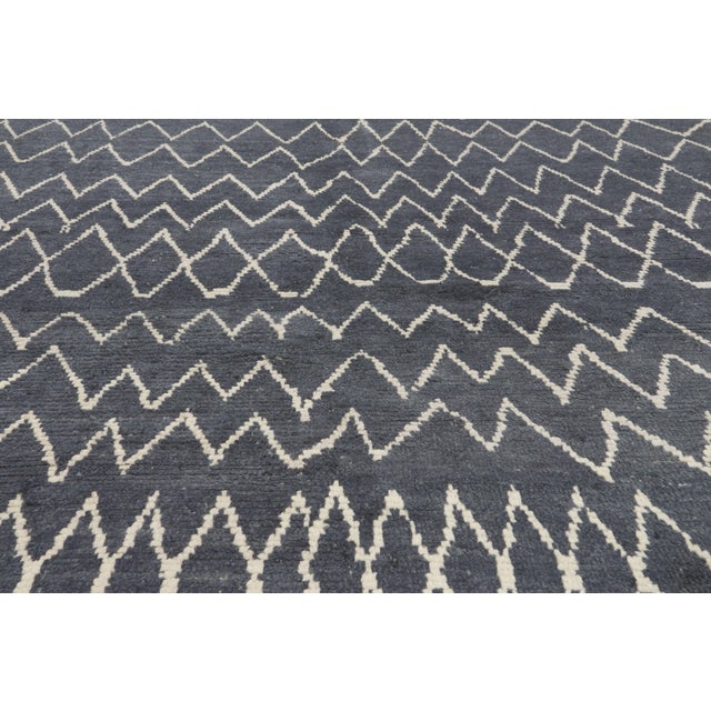 Early 21st Century Contemporary Turkish Moroccan Rug, 07'08 X 09'10 For Sale - Image 5 of 10
