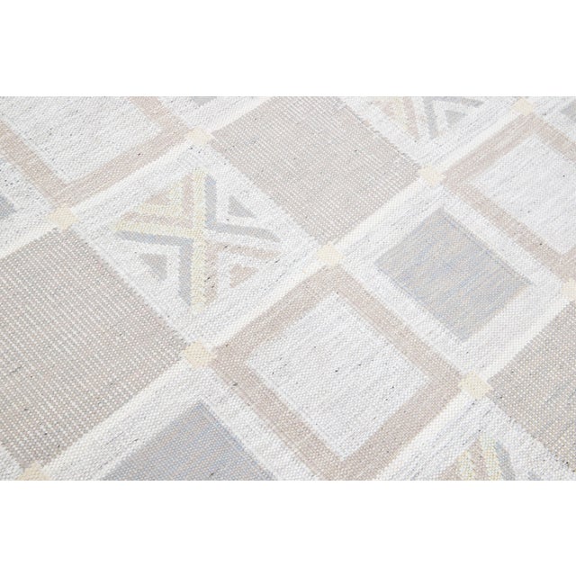 Modern Flatweave Geometric Light Gray Hand-Knotted Wool Rug by Doris Leslie Blau For Sale In New York - Image 6 of 6
