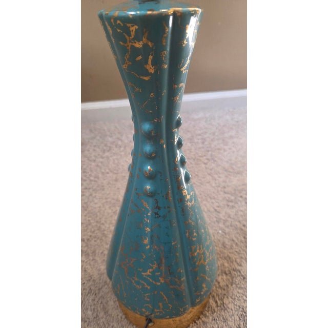 Mid-Century Modern Classic Mid Century Modern Porcelain Lamp For Sale - Image 3 of 12
