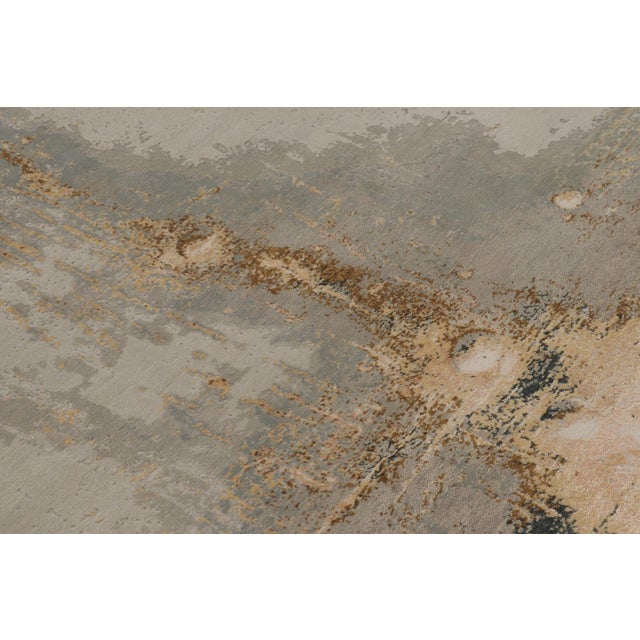 Late 20th Century Rug & Kilim’s Modern Rug, Silver-Gray and Gold in Bold Abstract Pattern For Sale - Image 5 of 10