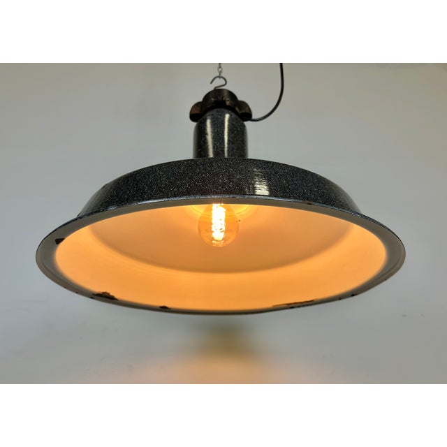 Large Industrial Grey Enamel Factory Lamp with Cast Iron Top from Elektrosvit, 1960s For Sale - Image 17 of 18
