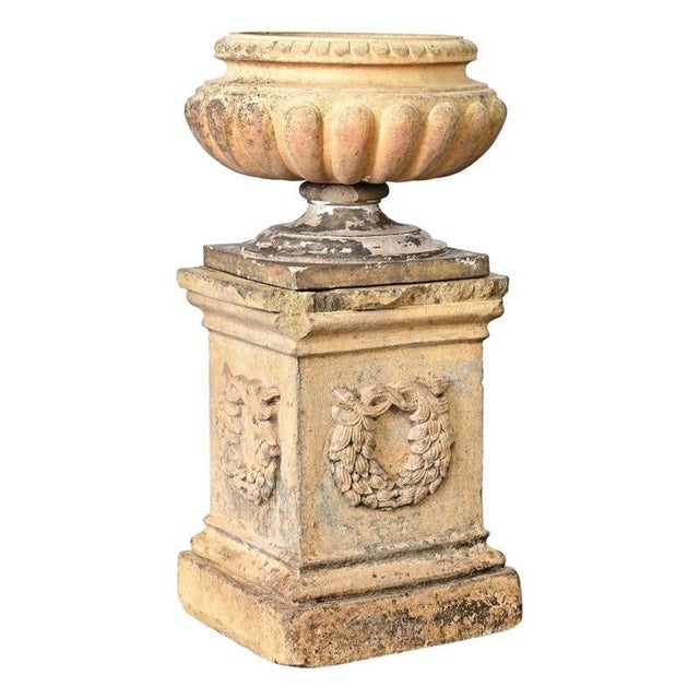 English 19th Century Doulton Campania Urn on Pedestal For Sale - Image 4 of 12