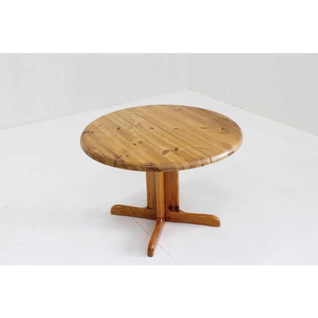 Wood Vintage Danish Round Extendable Dining Table in Pine, 1960s For Sale - Image 7 of 7