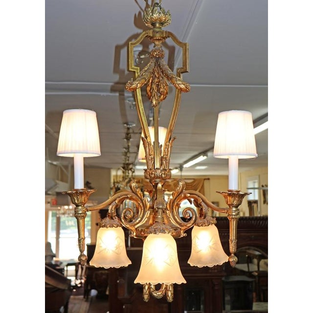 1950s 1950s Louis XV French Style Gilt Bronze 6 Light Chandelier For Sale - Image 5 of 15