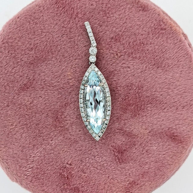 3.25cts Aquamarine Pendant in Solid 14k White Gold W Natural Diamond Accents For Sale - Image 4 of 9