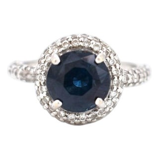 Contemporary 18k Gold Diamond Halo Sapphire Ring - Circa 2000, Size 7 For Sale