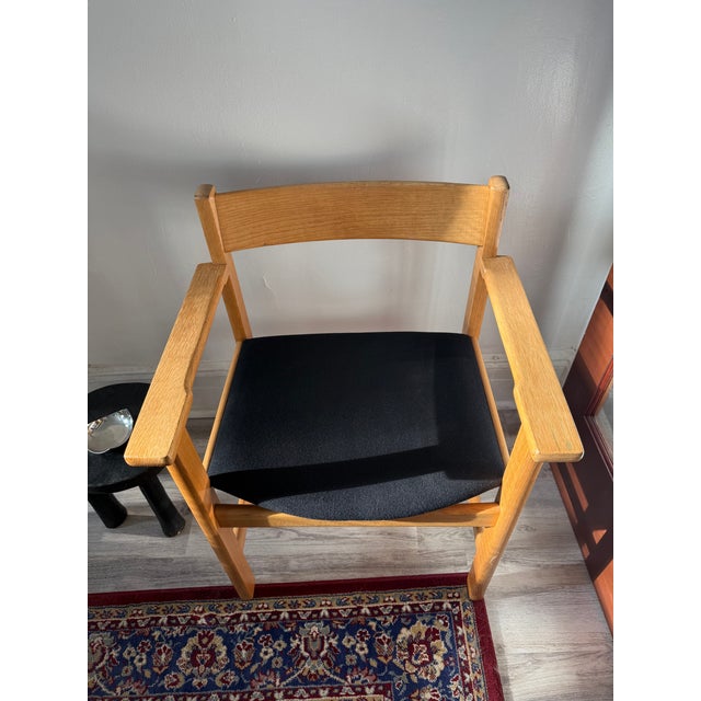 Hans J. Wegner Ge 212 Oak Armchair for Getama, Denmark, 1975 For Sale In New York - Image 6 of 8