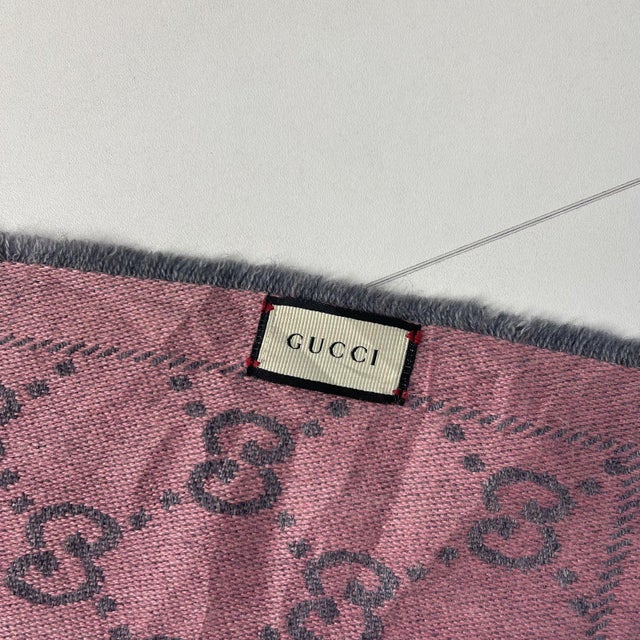 Textile Gucci Pink & Silver Wool Scarf For Sale - Image 7 of 8
