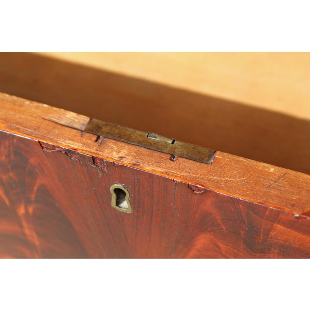 Early 20th-Century Flame Mahogany Empire Step-Back Chest Antique American Dresser With Gallery Back and 6 Drawers For Sale - Image 11 of 12