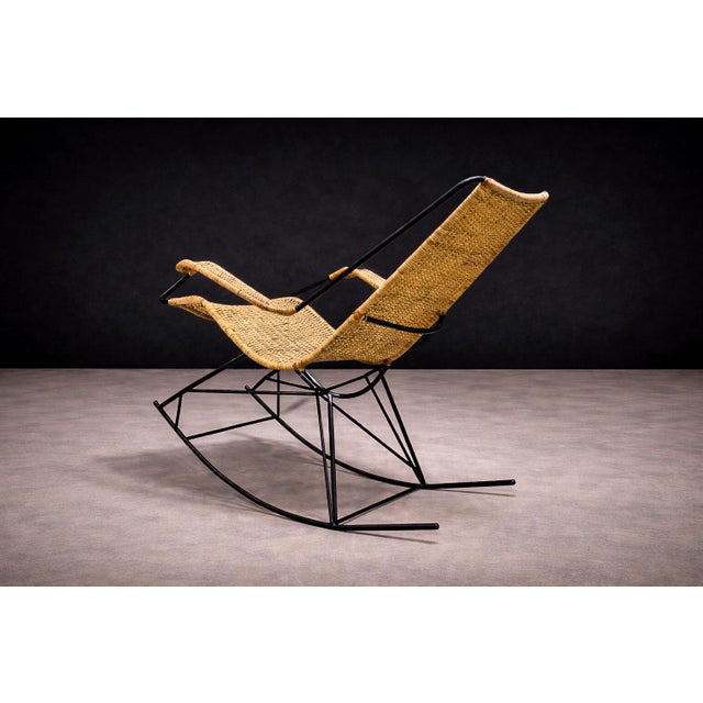 Rocking Chair in Metal & Wicker, Carlo Hauner, 1950s For Sale - Image 10 of 13
