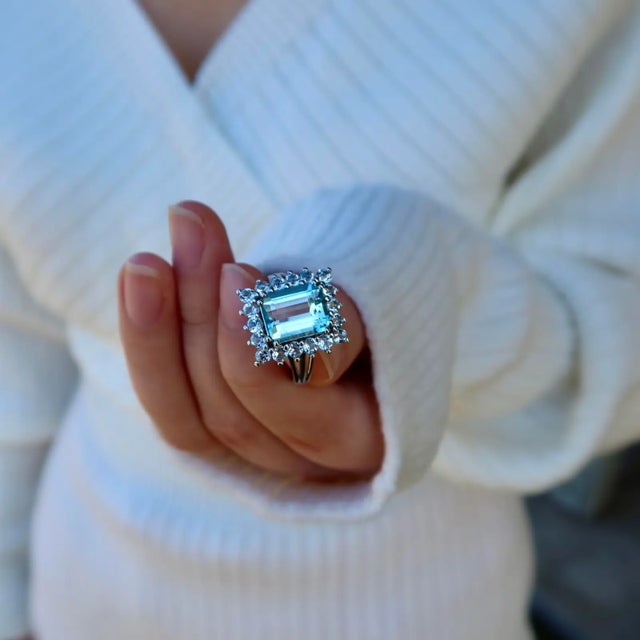 Nina Zhou Margeret Aquamarine Cocktail Ring in 14k Solid Gold Ring, size 8.5 For Sale In Los Angeles - Image 6 of 10