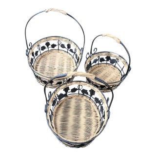 Vintage Nesting Basket- Set of 3 For Sale