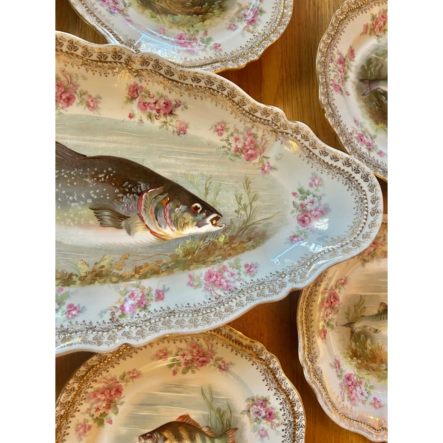 Antique O & E Gutherz Royal Austria Hand Painted Fish Dinnerware Circa 1899-1918 - A Set of 10 Pieces For Sale - Image 12 of 18