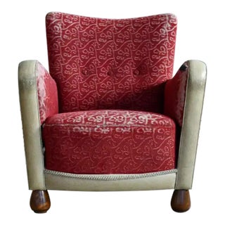 Danish 1940s Club Chair in Fabric and Patinated Leather Style of Fritz Hansen For Sale