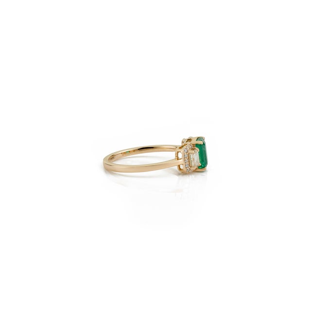 Not Yet Made - Made To Order VRJewels 14k Yellow Gold 1ct Natural Zambian Emerald & Diamond Three-Stone Ring Size 4 For Sale - Image 5 of 13