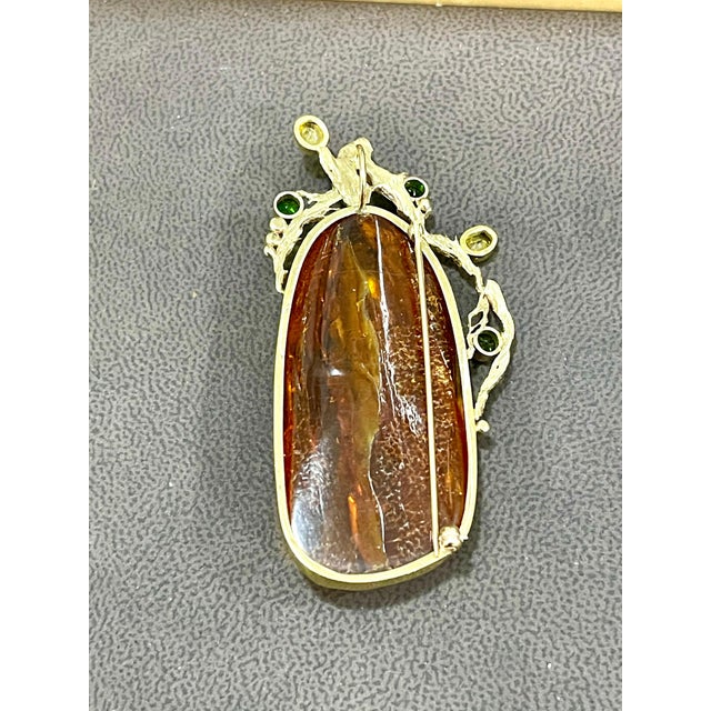 Natural Amber Tsavorite and Yellow Sapphire Necklace / Pin 18 Karat Yellow Gold For Sale - Image 9 of 18