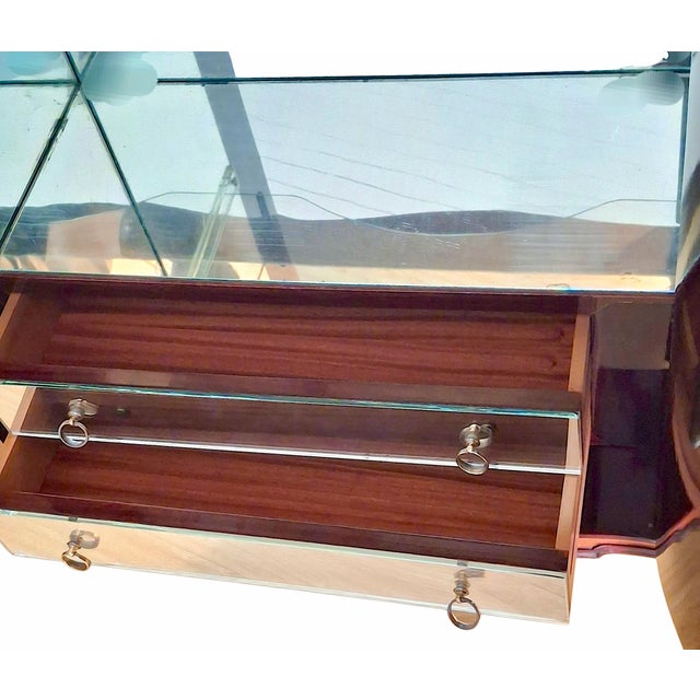 Chestnut Italian 1950s Sideboard/Bar Cabinet Attributed to Paolo Buffa For Sale - Image 8 of 12