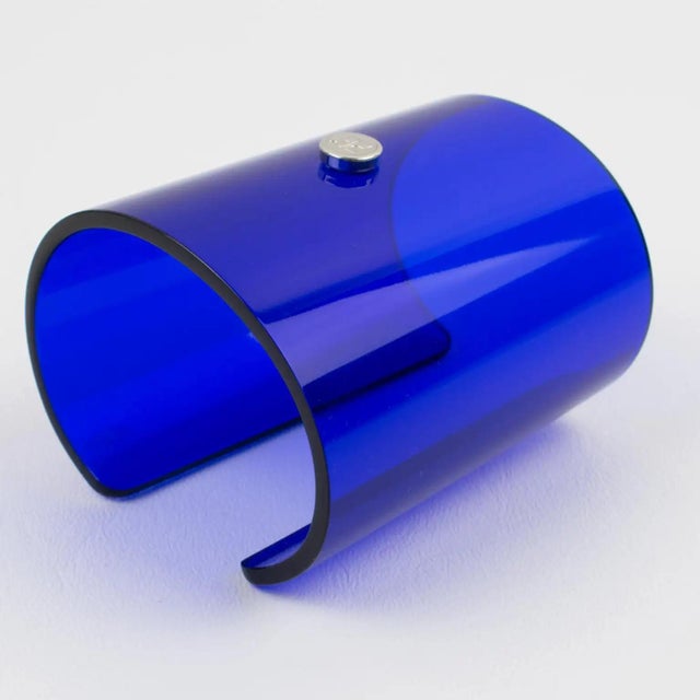 Courreges Paris Cobalt Blue Acrylic Lucite Cuff Bangle Bracelet For Sale In Atlanta - Image 6 of 10