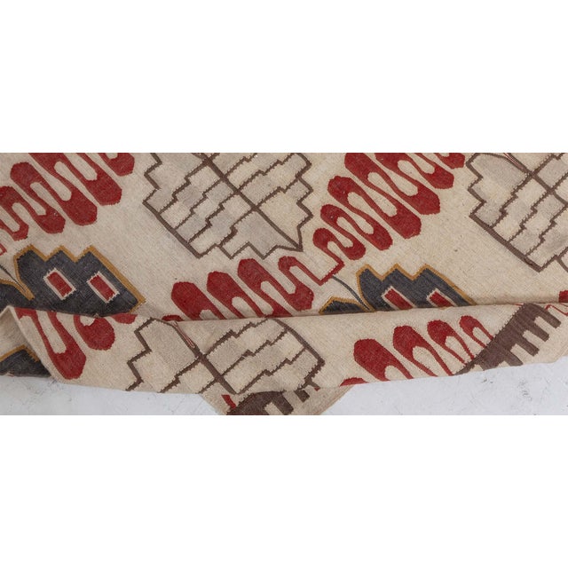 Beige "Sanguifolia" Contemporary Flatweave Geometric Beige Carpet by Doris Leslie Blau For Sale - Image 8 of 8