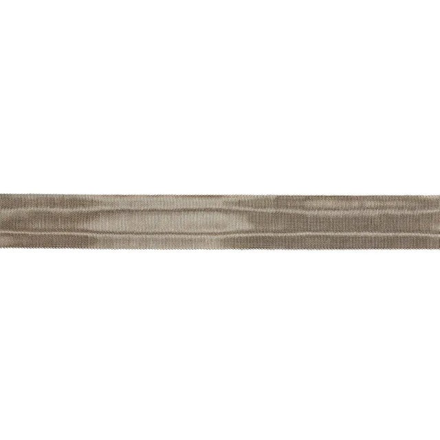 A lustrous ribbed texture and watery moiré effect combine in Duchess Tape for an exquisite trim with an opulent...