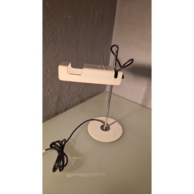 Vintage Spider Table Lamp in White by Joe Colombo for Oluce, 1970s For Sale - Image 9 of 9