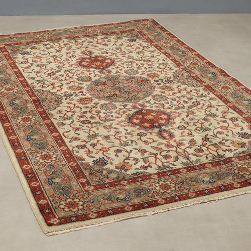 Kaiseri Rug in Wool For Sale - Image 9 of 9