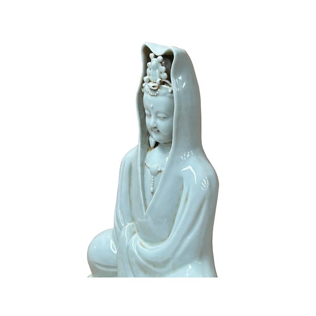 Dehua Blanc De Chine White GuanYin Bodhisattva Porcelain Statue For Sale - Image 9 of 10