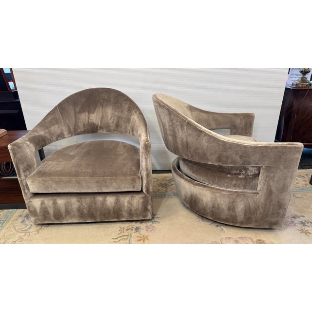 2020s Hickory Chair Ray Booth Collection Shea Swivel Chairs, Pair For Sale - Image 5 of 12
