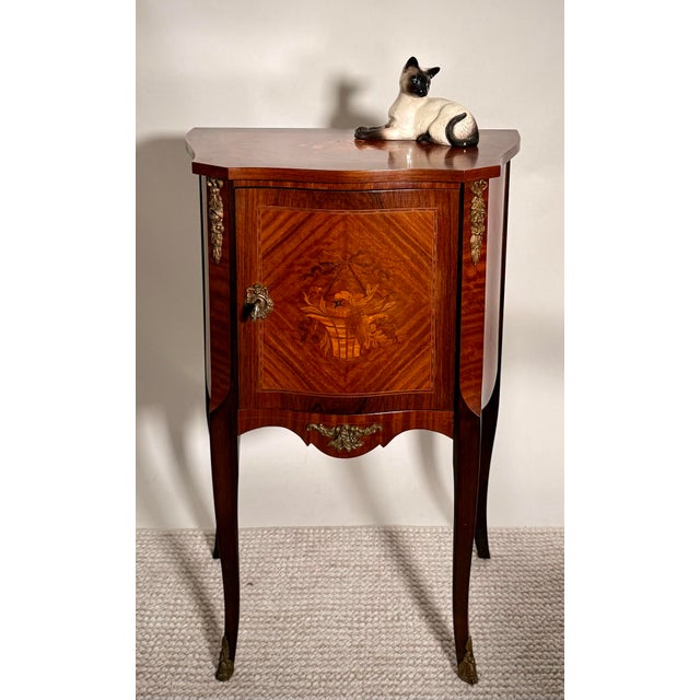Mid 20th Century French Louis XV Style Mahogany Marquetry Side Cabinet With Key For Sale In New York - Image 6 of 7