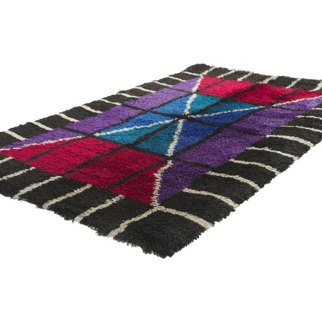 78275 Vintage Scandinavian Modern Swedish Rya Rug, 03'02 x 05'00. This hand knotted wool vintage Scandinavian Swedish rya...