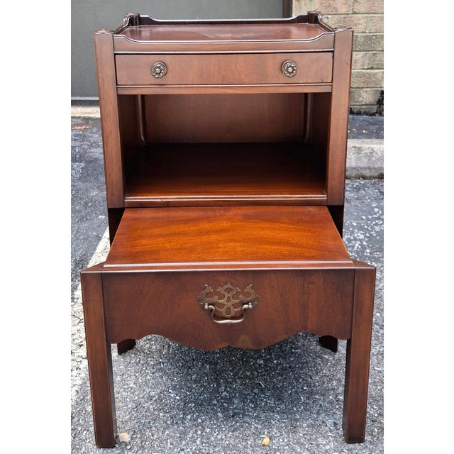 Kittinger Pair Kittinger Mahogany Nesting Step Bedside Tables For Sale - Image 4 of 18