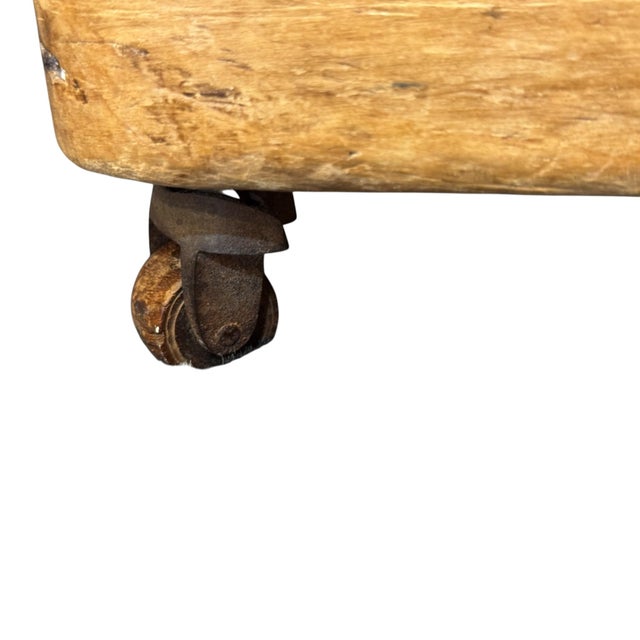 Beige Victorian Pine Pedestal Desk with Raised Gallery, 1880 For Sale - Image 8 of 10