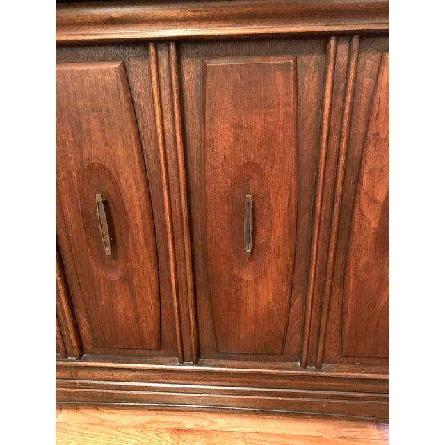 Vintage 1960 S Mid Century Modern T V Cabinet Chairish