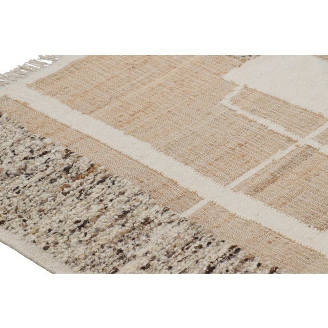Rug & Kilim’s Abstract Flatweave with Cream and Beige Geometric Patterns - 6x9 For Sale In New York - Image 6 of 7