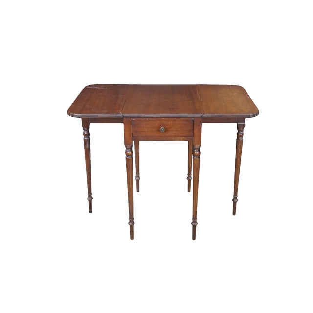American Vintage Imperial Sheraton Style Mahogany Drop Leaf Gateleg Pembroke Side Table For Sale - Image 3 of 18