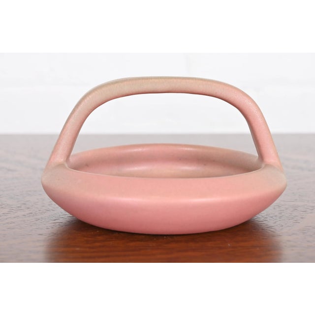 Rookwood Pottery Arts & Crafts Glazed Ceramic Pink Handled Bowl or Ashtray, 1919 For Sale - Image 11 of 11