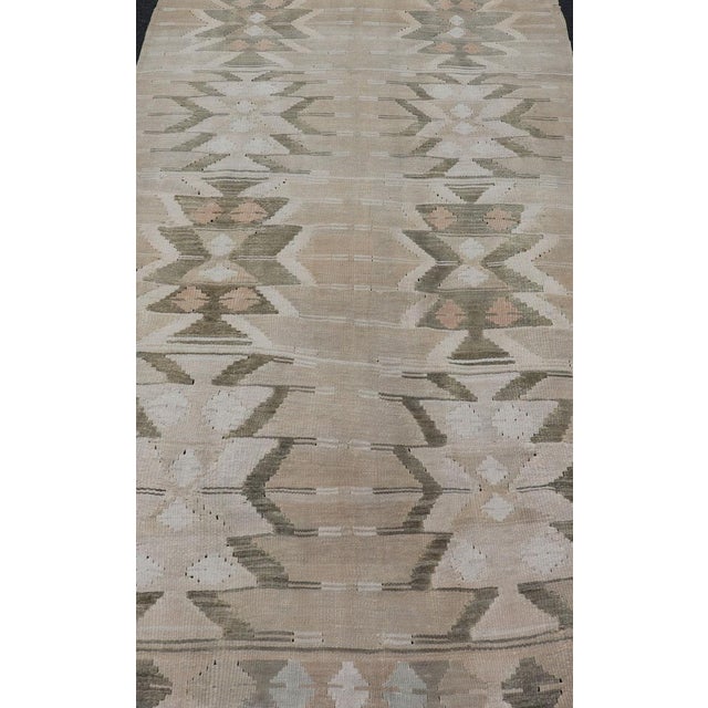 Mid 20th Century Bold Medallion Design Turkish Flat Weave Kilim Rug With Earthy Tones and Green For Sale - Image 5 of 12