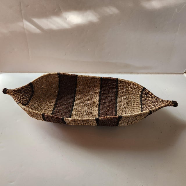 Brown 1960s Handwoven Gambela Canoe Bread Basket For Sale - Image 8 of 10