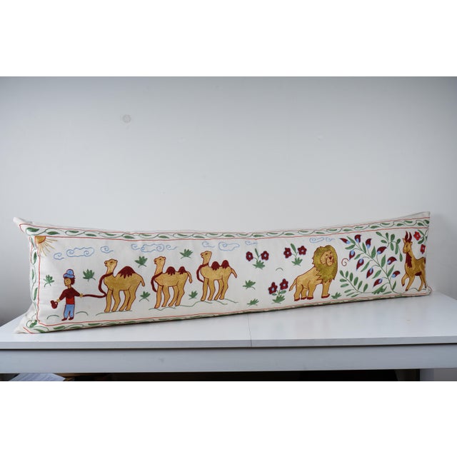 Uzbek Suzani Pillow Cover Elevate your home decor with our Turkish Suzani Pillow Cover, featuring exquisite vintage Uzbek...