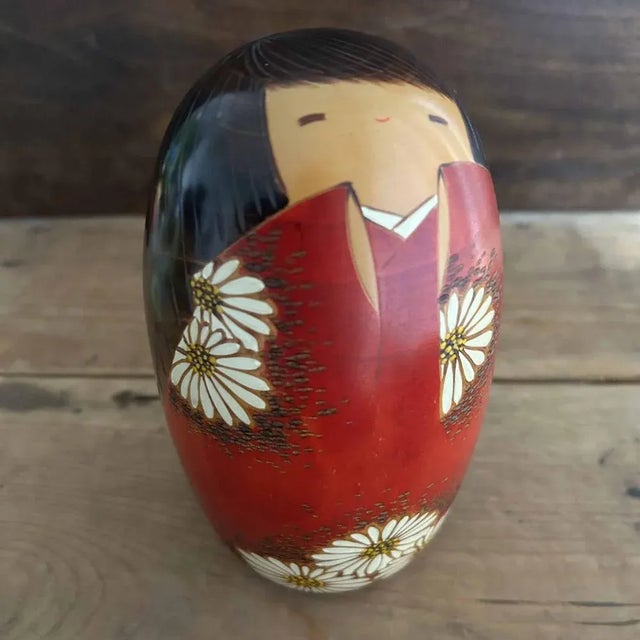 Mid-Century Modern Vintage Daisy Kimono Kokeshi Doll by Usaburo, Japan, 1970s For Sale - Image 3 of 11