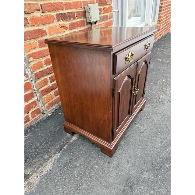 Wood Late 20th Century Henkel Harris Cherry Single Drawer Side Cabinet/ Nightstand. For Sale - Image 7 of 17