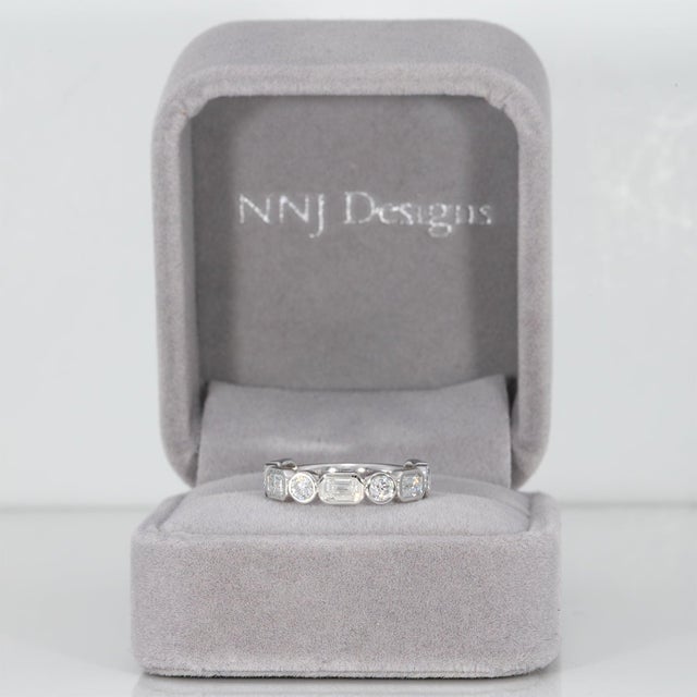 Modern 1.4Ct Lab Grown Diamond Band With 9 Lab Diamonds in Solid 14k Gold, Size 6.75 For Sale - Image 3 of 9