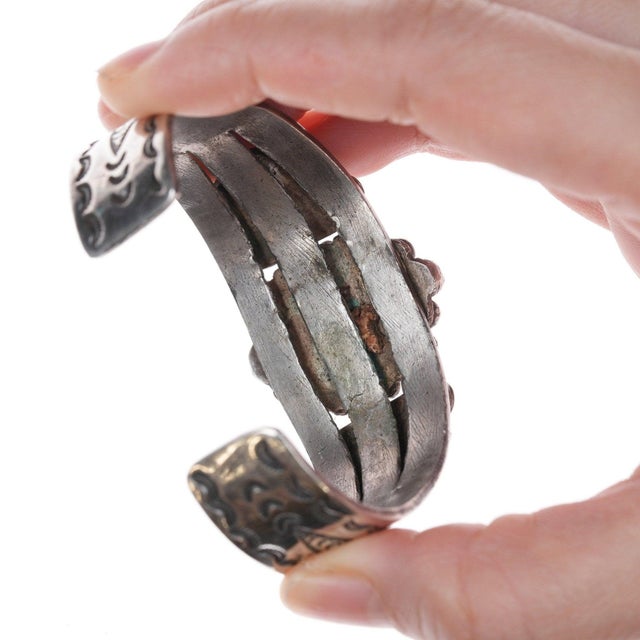 6 3/8" c1940's-50's Navajo Stamped silver bracelet with turquoise For Sale In Austin - Image 6 of 10