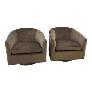 Mid-Century Milo Baughman Style Swivel Chairs in Grey- a Pair For Sale