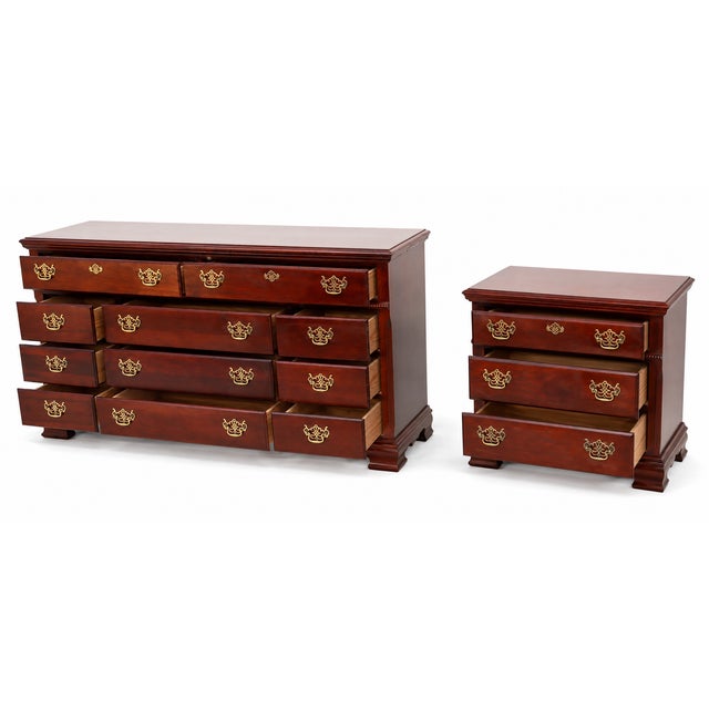 1980s Vintage Chippendale-Style Mahogany Dresser and Nightstand Set For Sale - Image 4 of 8